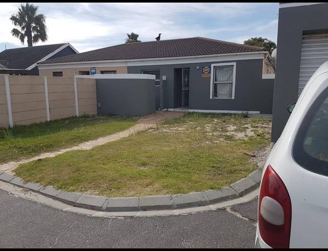 3 BEDROOM HOUSE FOR SALE IN SUMMER GREENS